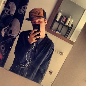 Meet your Posher, Dylan